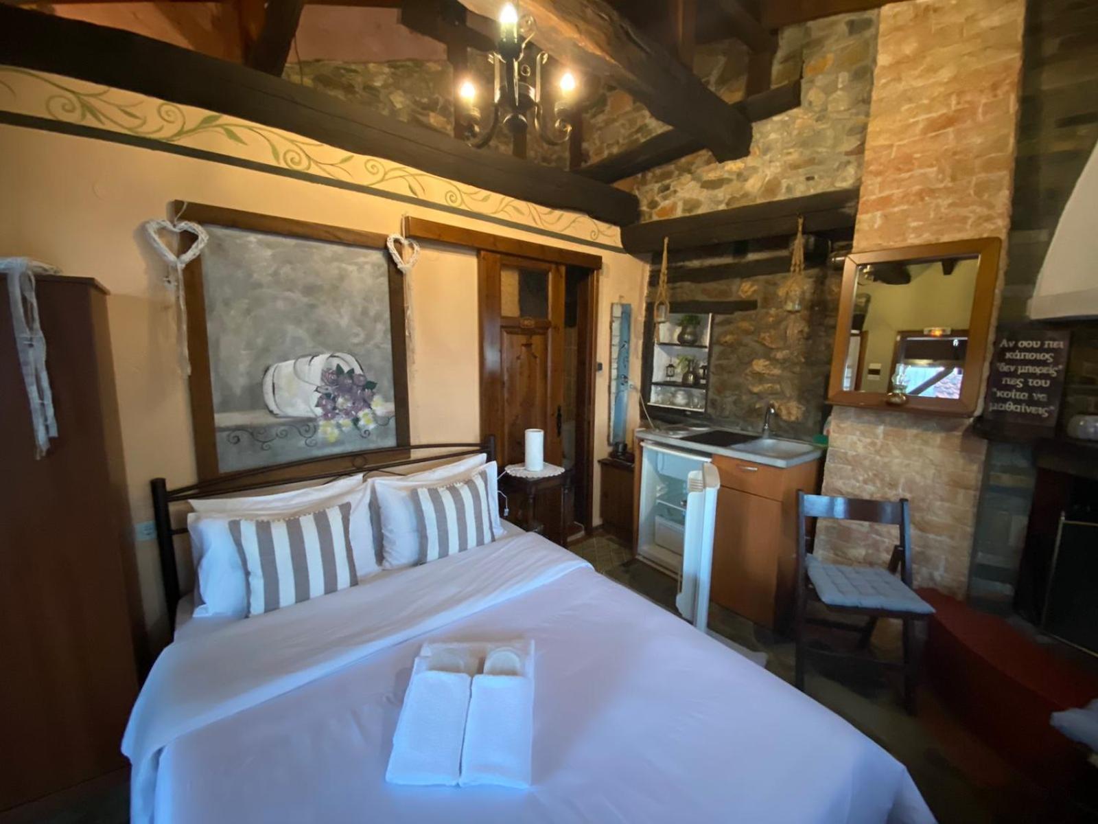 Guesthouse Erato Palaios Panteleimonas Eksteriør billede