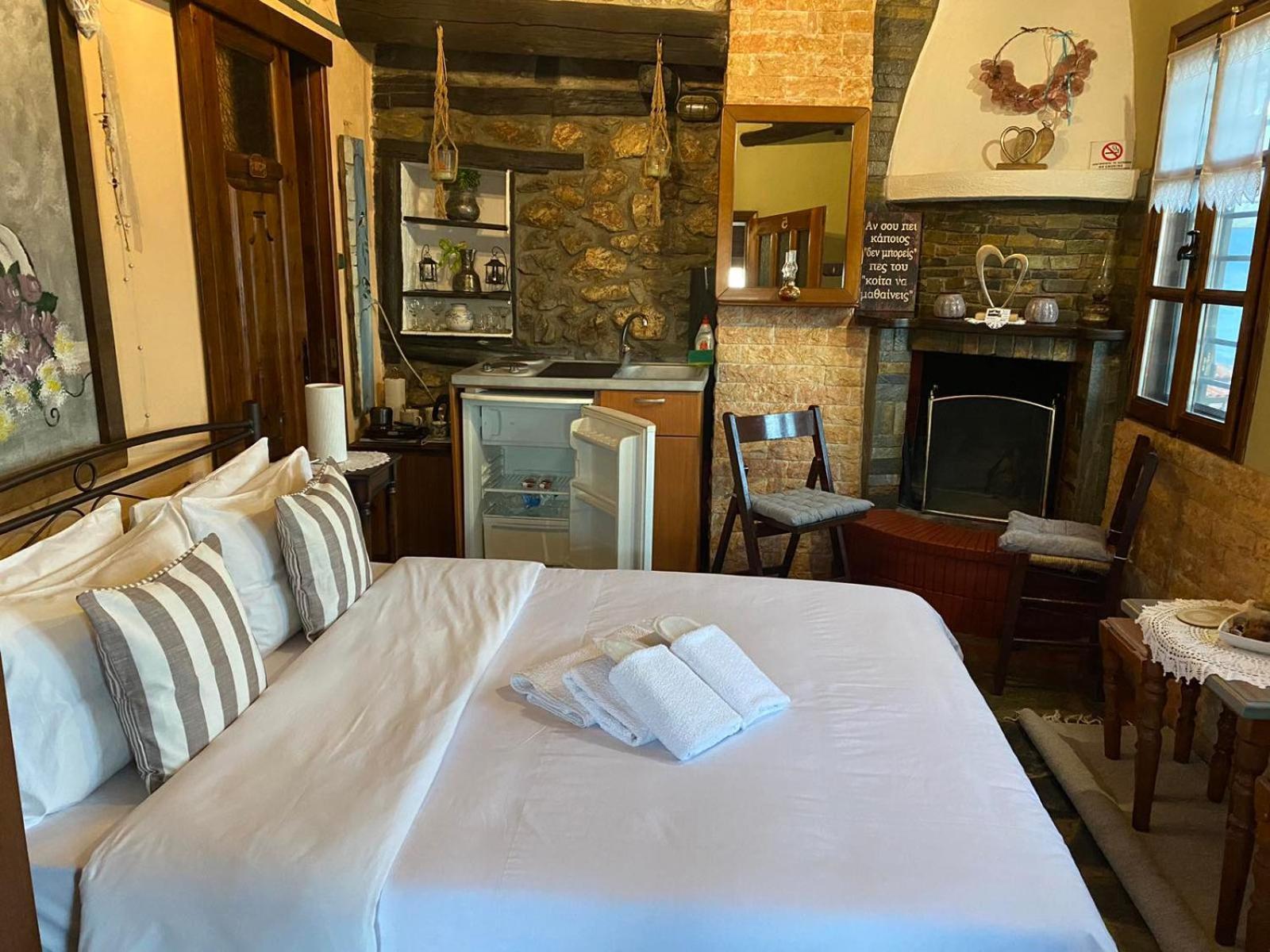 Guesthouse Erato Palaios Panteleimonas Eksteriør billede