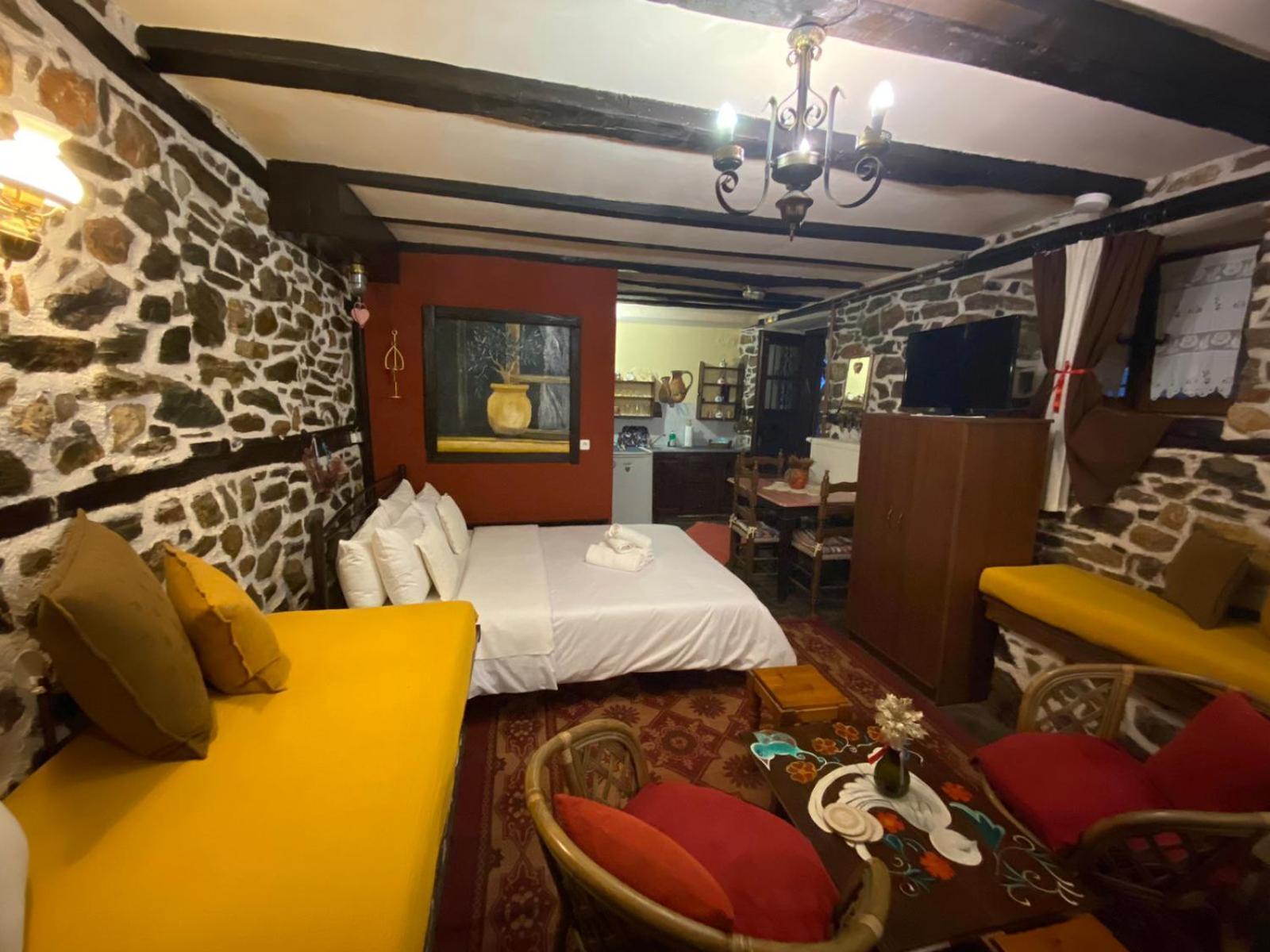 Guesthouse Erato Palaios Panteleimonas Eksteriør billede