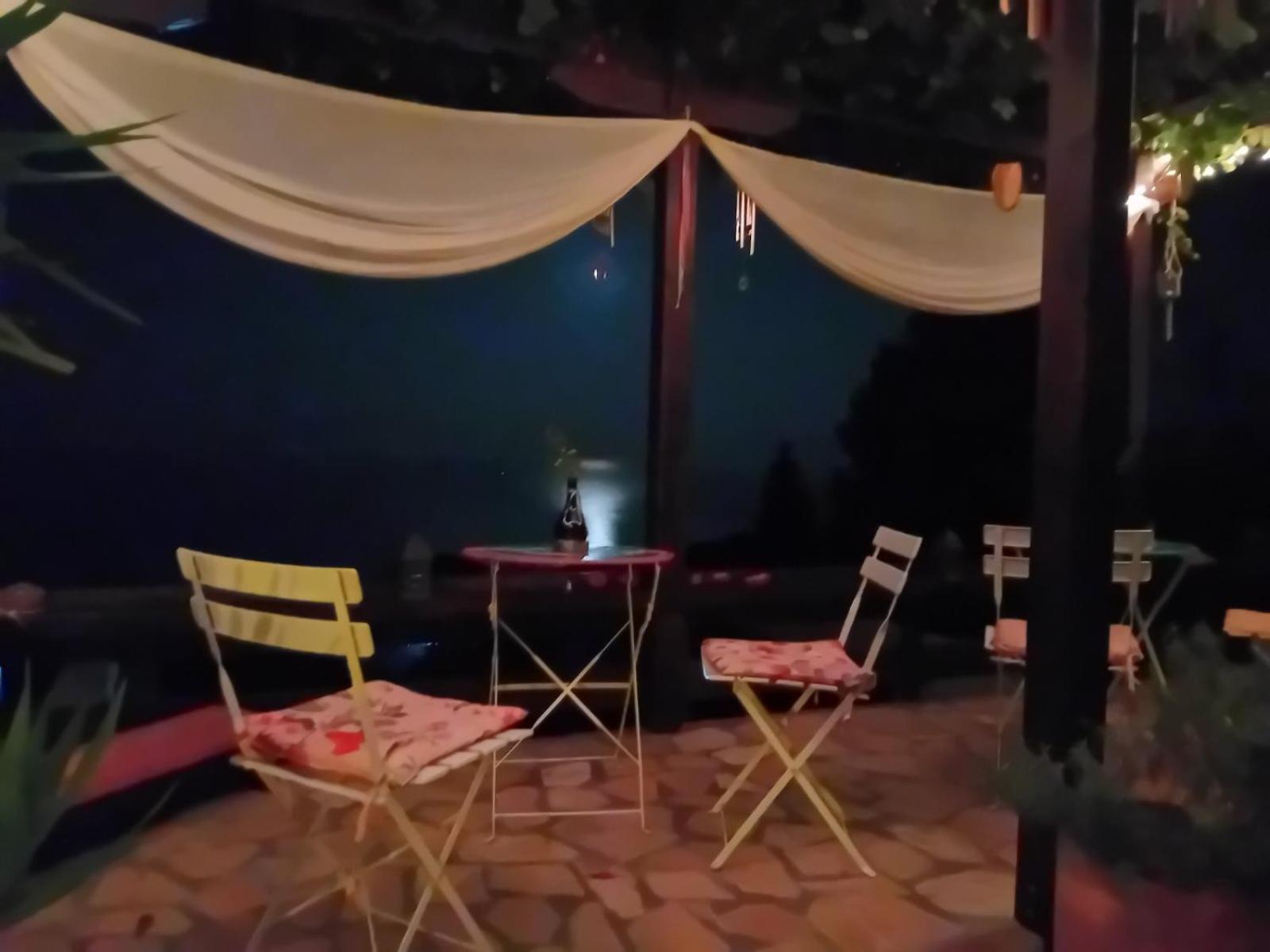 Guesthouse Erato Palaios Panteleimonas Værelse billede